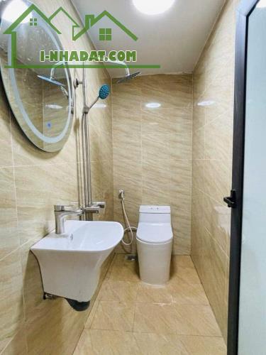 Nhà Đẹp Định Công -Hoàng Mai , DT:40m2 ,Giá hơn 5tỷ ,30m ra oto - 4