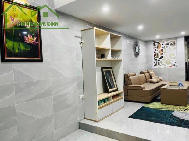 8.2 TỶ, NHÀ MỚI VÕ CHÍ CÔNG TÂY HỒ, 43M2 5 TẦNG Ô TÔ ĐỖ CỔNG