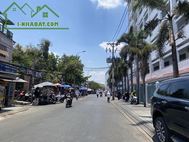 Bán nhà cấp 4 rộng ngay ĐH công nghiệp 4,Gò vấp mặt tiền 215m² cấp 4 giá rẻ 30 tỷ