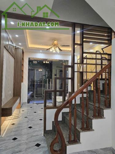 Bán nhà TÔN THẤT TÙNG - 3 mặt thoáng - 40m2 - giá 7.8 tỷ