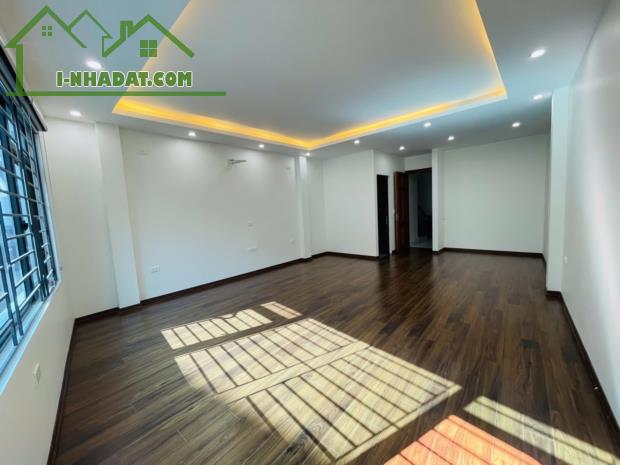 Bán Nhà Mặt Phố Phú Thượng – 82m², Giá Chỉ 9.5 Tỷ - 2