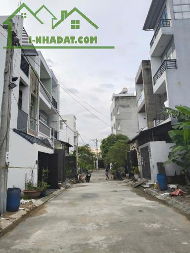 Lô đất rẻ nhất Samsung Village, Bưng Ông Thoàn, Phú Hữu, DT 51,6m2 giá 3,15 tỷ - LH - 3