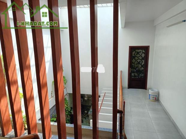 Bán nhà 03 tầng Kỳ Đồng, Quận Thanh Khê - DT: 100m2, Giá 8.2 tỷ tl - Đối diện chợ Kỳ Đồng