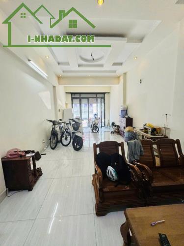 Siêu Phẩm Hiền Vương, Tân Phú – 5 Tỷ, Nhà Đang Kinh Doanh Tốt