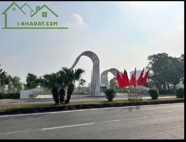 Đất mặt đường Đoàn Khuê, vỉa hè rộng, mặt tiền rộng, kinh doanh vô địch 75m2, 18.9 tỷ