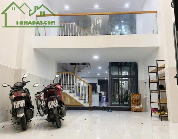 NGAY MOONLIGHT BÌNH THỌ, NHÀ 4 TẦNG, 80M2 NGANG 5M, FULL NỘI THẤT, ĐƯỜNG OTO. 7 TỶ XTL. - 1