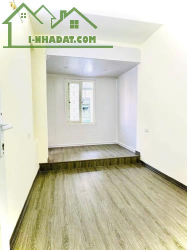 Bán tập thể Tôn Đức Thắng, Đống Đa, 50 m2 ( sổ 28m2), 2 thoáng, 2 phòng ngủ, 2.5 tỷ.