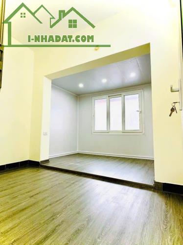 Bán tập thể Tôn Đức Thắng, Đống Đa, 50 m2 ( sổ 28m2), 2 thoáng, 2 phòng ngủ, 2.5 tỷ. - 1