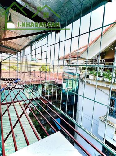 Bán tập thể Tôn Đức Thắng, Đống Đa, 50 m2 ( sổ 28m2), 2 thoáng, 2 phòng ngủ, 2.5 tỷ. - 2