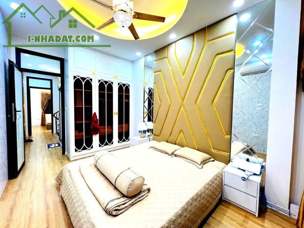 Bán Nhà Phố Đặng Tiến Đông, Đống Đa, 65m2, 5 Tầng Nội Thất Nhập Khẩu, Cạnh Ô Tô, Hơn 10 Tỷ - 2