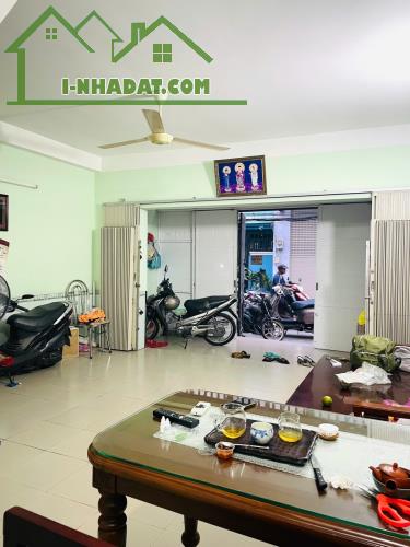 Chia gia tài, cần bán gấp nhà hẻm xe tải, 3 tầng Bình Hưng Hòa B, 80m2, khu sầm uất 5.5tỷ.