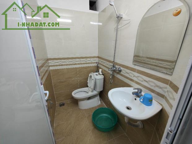 NHÀ PHỐ TÂY SƠN, ĐỐNG ĐA - GẦN PHỐ - NGÕ RỘNG - NGÁCH NÔNG, THÔNG SỐ ĐẸP. DT 40M2! - 2