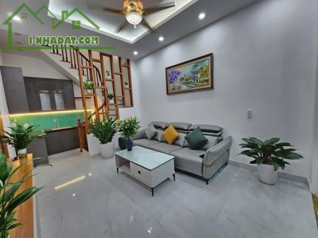 Cho thuê nhà nguyên căn tại phố Quán Thánh, diện tích 31.5m², 4 tầng, giá chỉ 7.1 triệu - 1