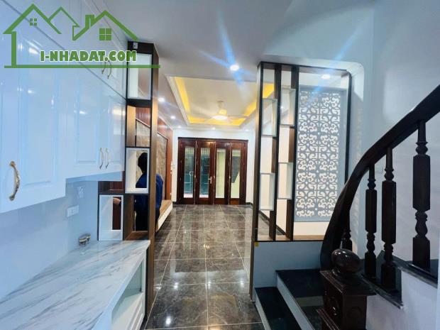 KIM NGƯU - 2 THOÁNG - NGÕ 3 GÁC TRÁNH - 20M Ô TÔ CHẠY - GIÁ 7 TỶ - 1