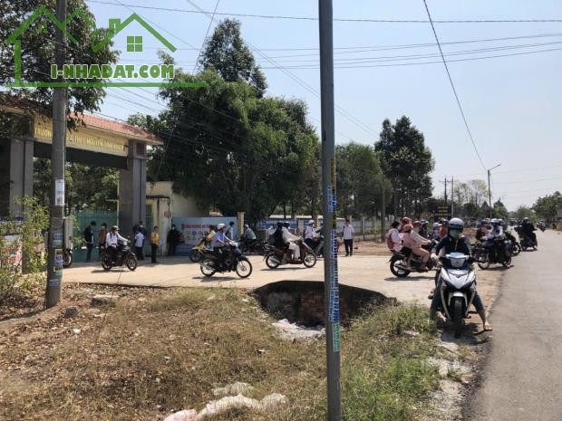 BÁN ĐẤT 1 000M2 MẶT TIỀN NHỰA GIÁ NGỘP TRIỆU NGAY SÁT KCN VÀ CHỢ - 2