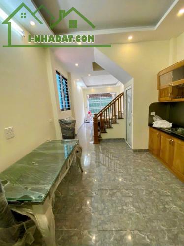 Bán nhà đẹp, Lô Góc, 56m2, 5 tầng, Ở ngay, Ngô Gia Tự, Long Biên, nhỉnh 5 tỷ - 2