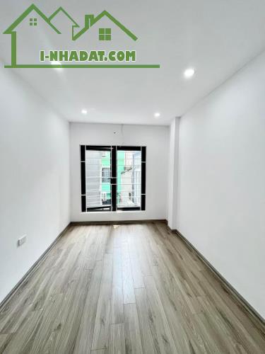 Nhà Yên Hòa Cầu Giâý 35m2 5 tầng lô góc 3 tỷ sổ đỏ