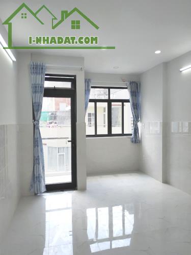 Cho nữ thuê Phòng trọ quận Bình Thạnh, 25m2 mới đẹp, ban công, cửa sổ, hẻm 7m. Giá rẻ nhất - 1