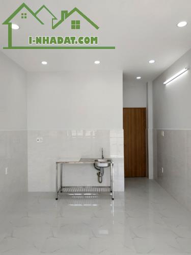 Cho nữ thuê Phòng trọ quận Bình Thạnh, 25m2 mới đẹp, ban công, cửa sổ, hẻm 7m. Giá rẻ nhất - 2