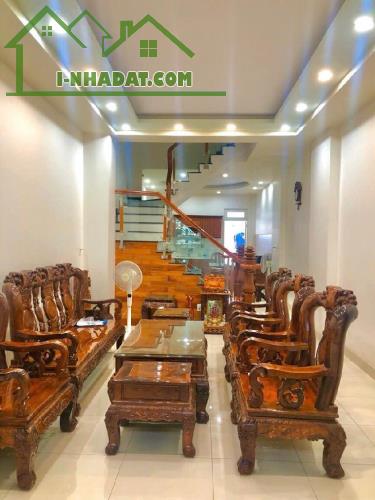 Bán Nhà 4 Tầng Mặt Tiền Đường, Linh Trung - Diện Tích 120M², Giá Hấp Dẫn 9 Tỷ - 1