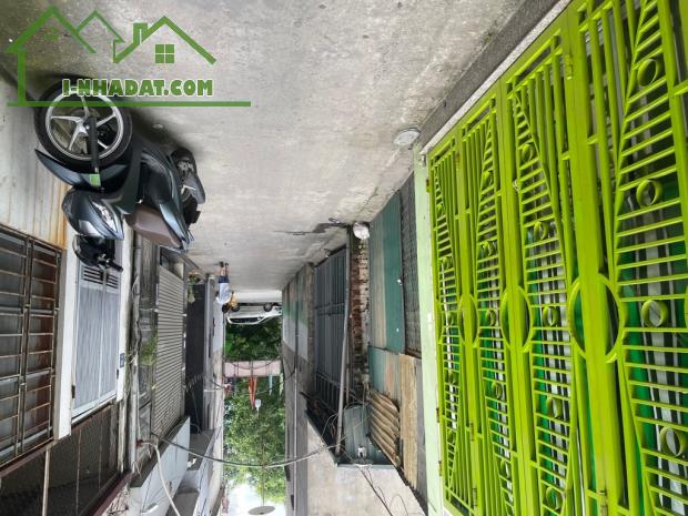 Bán nhà đất tặng nhà 2T ngõ 268 Ngọc Thuỵ 80m oto tải thông chỉ nhỉnh 9 tỷ có TL. LH - 2