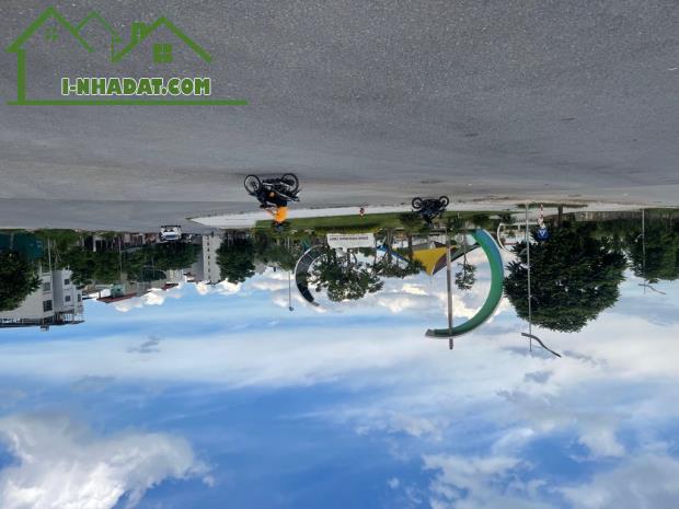 Bán nhà đất tặng nhà 2T ngõ 268 Ngọc Thuỵ 80m oto tải thông chỉ nhỉnh 9 tỷ có TL. LH