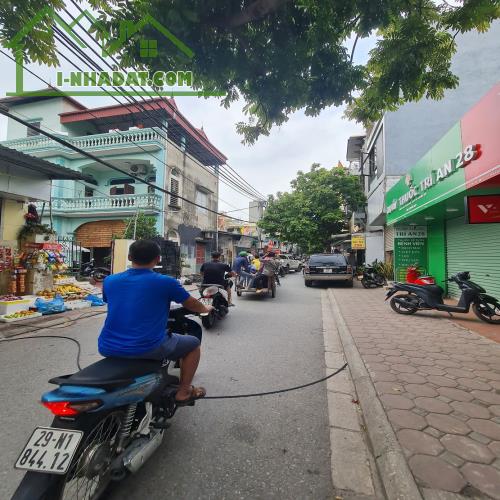 Bán nhà 4 tầng kinh doanh khu chợ sinh viên nông nghiệp. 55m2 đường 12m. Lh 0989894845 - 3