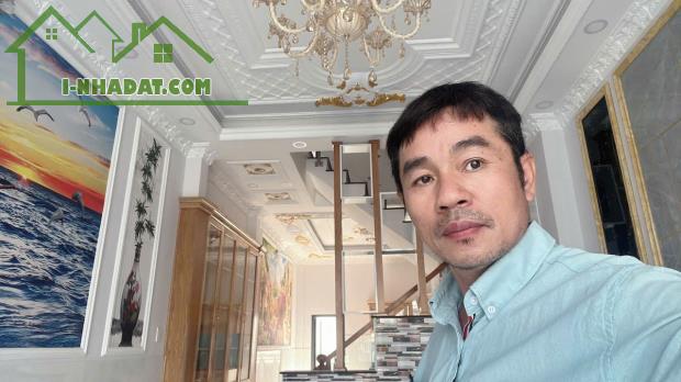 Bán căn nhà ngay Chợ Đầu Mối Hóc Môn 80m2, 3 tầng 4 phòng khép kin - 2