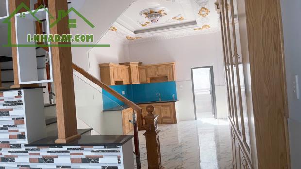 Bán căn nhà ngay Chợ Đầu Mối Hóc Môn 80m2, 3 tầng 4 phòng khép kin - 3