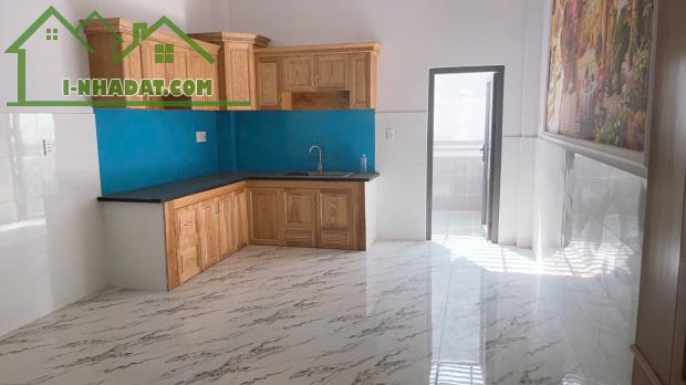 Bán căn nhà ngay Chợ Đầu Mối Hóc Môn 80m2, 3 tầng 4 phòng khép kin - 5