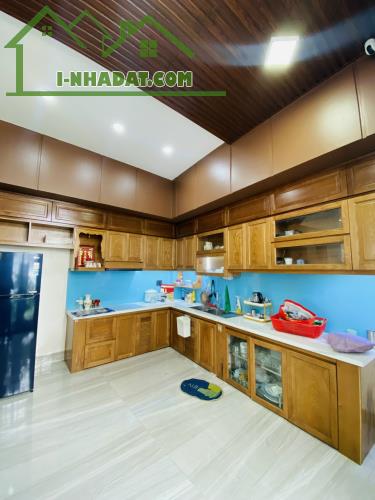 Bán nhà Mặt Tiền Kinh Doanh đường Phùng Tá Chu - 105m² 4 Tầng 4PN - 3