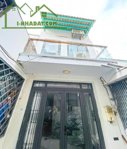 Nhà đẹp ở liền 1 lầu hẻm 53 Bùi Văn Ba, Tân Thuận Đông, Quận 7