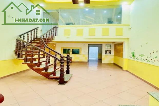 Bán nhà mặt tiền trung tâm Tân Phú, Đường CN11, kinh doanh, 4.9m x 23m - Giá 10.5 tỷ TL - 5