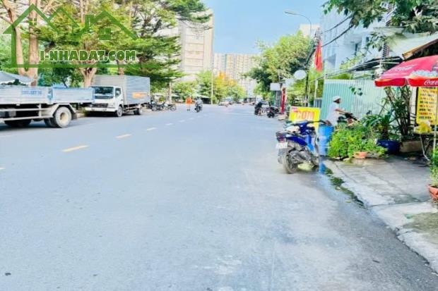Bán nhà mặt tiền trung tâm Tân Phú, Đường CN11, kinh doanh, 4.9m x 23m - Giá 10.5 tỷ TL - 4