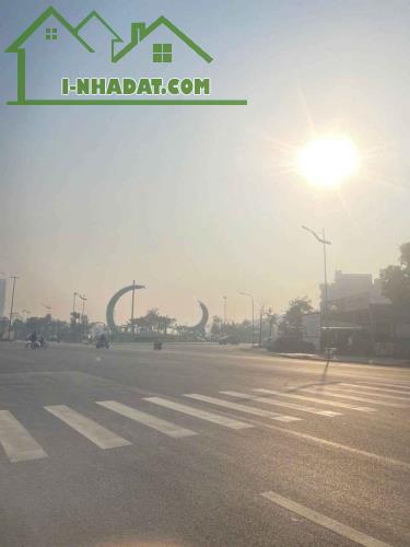 SIÊU HIẾM !!! CHỈ 7,X TỶ NHÀ 5T MỚI, Ở LUÔN MẶT NGÕ 344 Ngọc Thuỵ OTO TRÁNH, LÔ GÓC KINH
