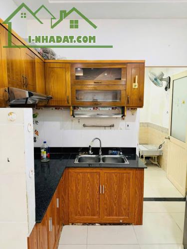 Bán nhà 2 lầu 48m2 ở Đường số 34, Linh Đông, Thủ Đức. SHR, Gần Chợ Bến Đò. Giá 2,850tr TL - 3
