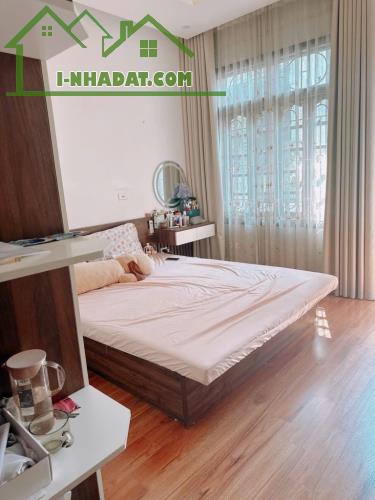 HÀNG NÓNG - LÔ GÓC 42m² - Ô TÔ 7 CHỖ QUA, Ô TÔ VÀO NHÀ , KINH DOANH NHỎ. GIÁ 7.x