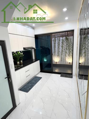 Bán nhà phố Khâm Thiên dt 40m2, 4 tầng, mt 3.6m, sát phố trung tâm quận Đống Đa chỉ 6.6 tỷ - 2