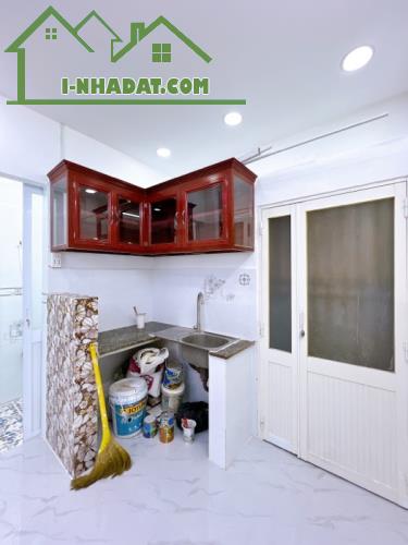 Bán nhà mới Q.4 hẻm 232 Đoàn Văn Bơ P.10 chỉ 2tỷ3 TL DTSD hơn 40m2 - 3