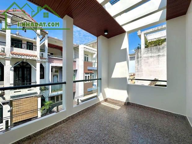 LÊ VĂN QUỚI🔥🚀 DT: 50M2 ( 4 x 12,5 ) 3 TẦNG - 4PN - SỔ HỒNG VUÔNG VỨC - HẺM 5M - NHÀ MỚI - 5