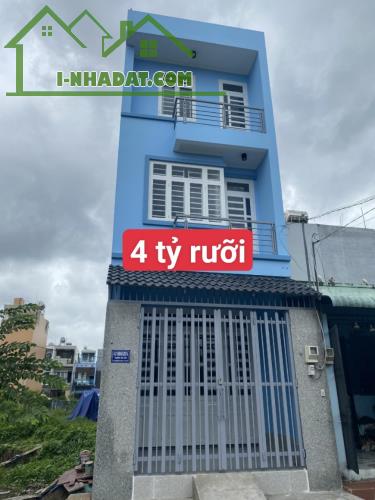 Bán nhà tại Phú Hữu quận 9 4,4 tỷ