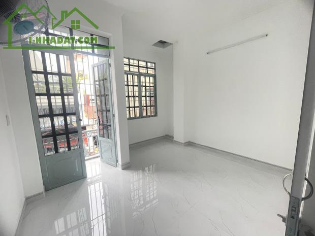 Bán nhà Vườn Lài - Hẻm xe hơi 6m - (4x10.5)m - 3 Phòng ngủ - 2