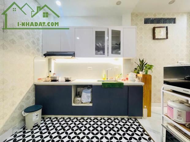 NHÀ TRẦN KHÁT CHÂN - VIEW MẶT PHỐ - 5M RA PHỐ - SÂN RỘNG - ĐẸP MỚI - 30M2 - 5.99TỶ - 4