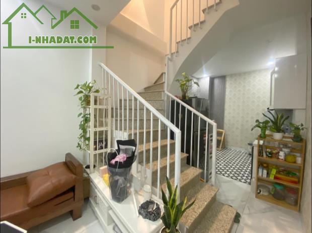 NHÀ TRẦN KHÁT CHÂN - VIEW MẶT PHỐ - 5M RA PHỐ - SÂN RỘNG - ĐẸP MỚI - 30M2 - 5.99TỶ - 2