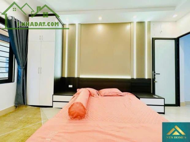 Bán Nhà 5 tầng full thổ cư Hạ Đình, Thanh Xuân
DT 61m2, với 6 ngủ. giá 10 tỷ có thương - 4