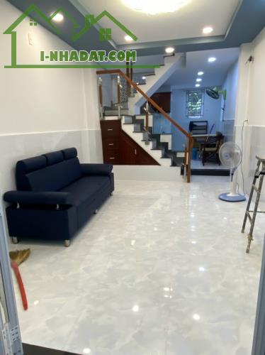 Bán Nhà Nguyễn Văn Đậu 50m2, 2 Tầng, 2PN, Có sân để xe Chỉ 4 Tỷ - 4