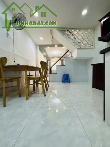 Bán Nhà Nguyễn Văn Đậu 50m2, 2 Tầng, 2PN, Có sân để xe Chỉ 4 Tỷ - 3