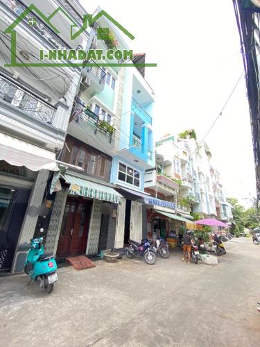 Nhà 5 Tầng vuông vức HXH 8m kinh doanh rất sầm uất Quận 8, trống nhà giao ngay