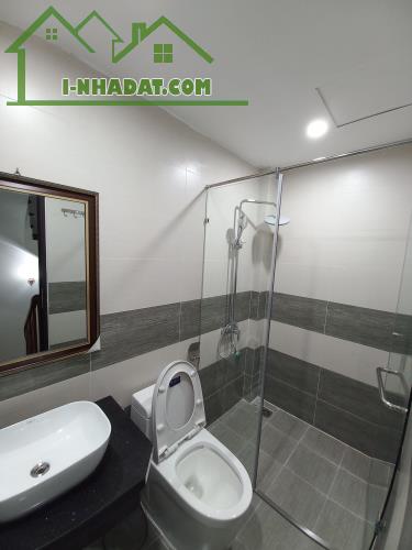 Bán nhà phân lô ngõ 104 Định Công, 52m2, hơn 14 tỷ, ô tô vào nhà - 1