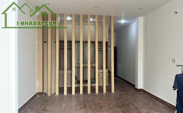 Nhà mặt tiền Phạm Phú Thứ, phường 11, DTSD 450m2, 1 trệt 3 lầu, 7PN 6WC, sân thượng. - 1